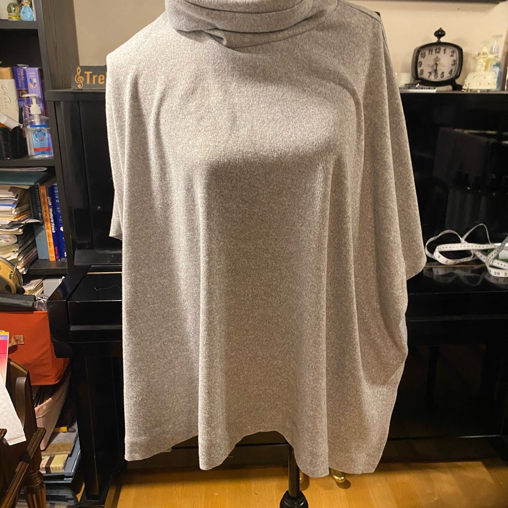 Van Heusen Gray Poncho